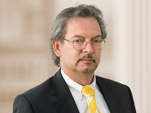 Dr. Lutz Horn, Portrait